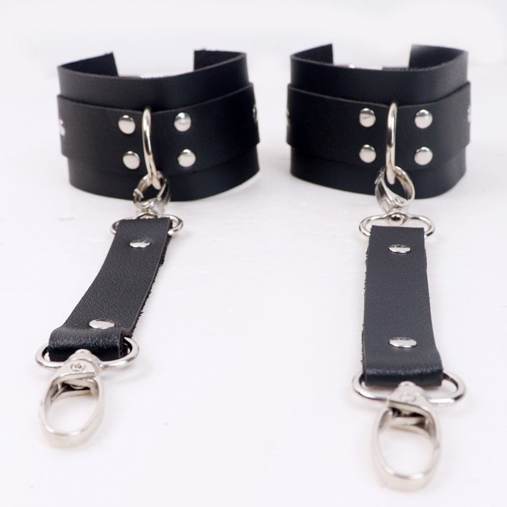 Menaful™ Black Fun Leather Binding Handcuffs - Perfect for Role-play and Cosplay